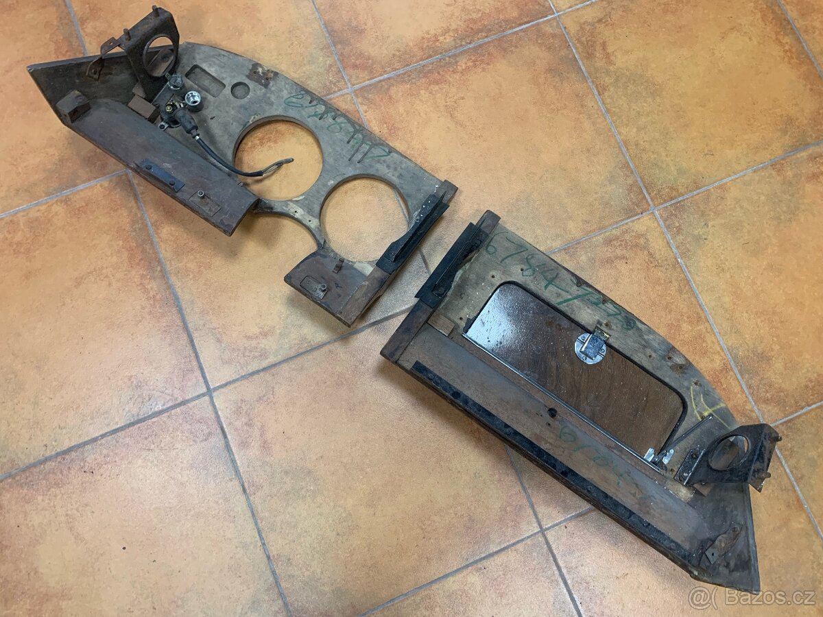 Jaguar/ Daimler V8 - RHD pristrojova doska - 4