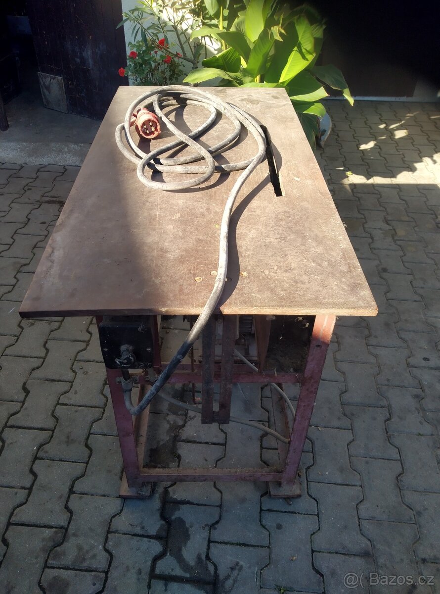 Prodám pylu. Cirkularku - 4