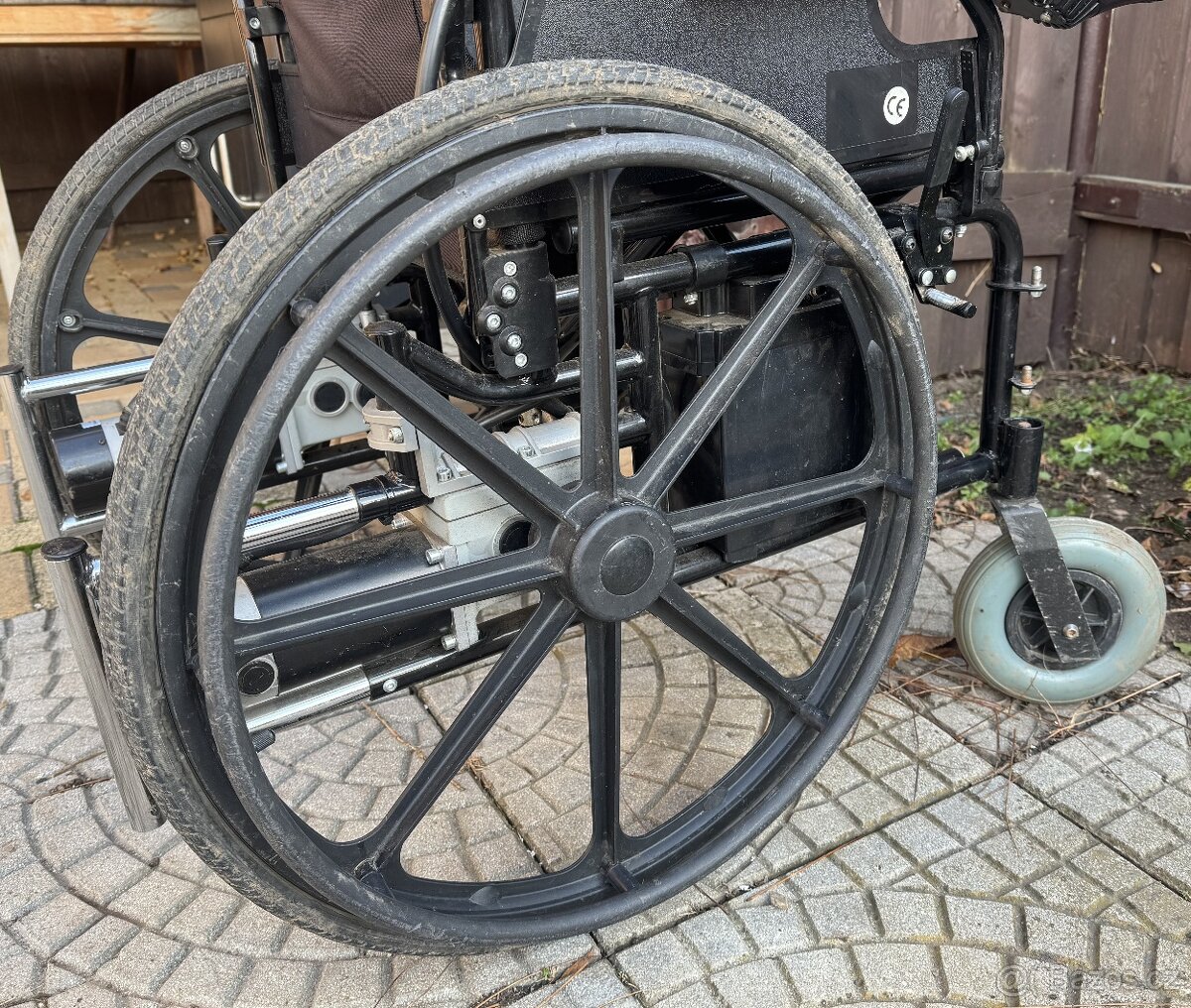 Elektrický invalidní vozík - 4