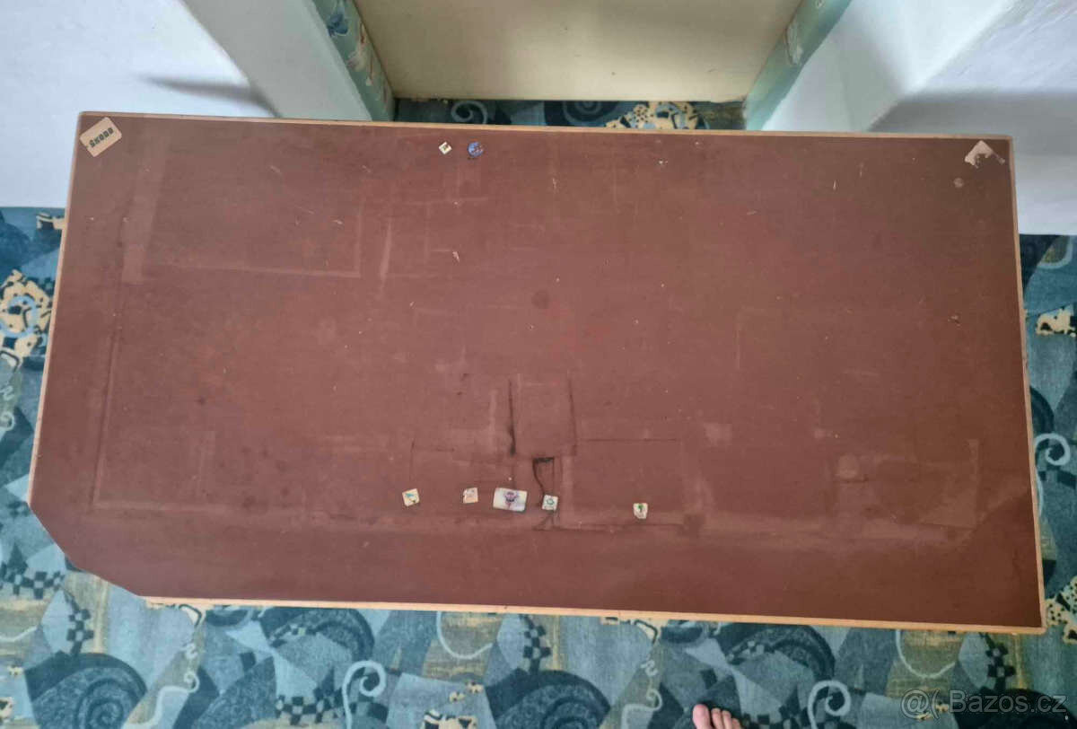 Socialistický pracovní stůl nebo tak něco - 4