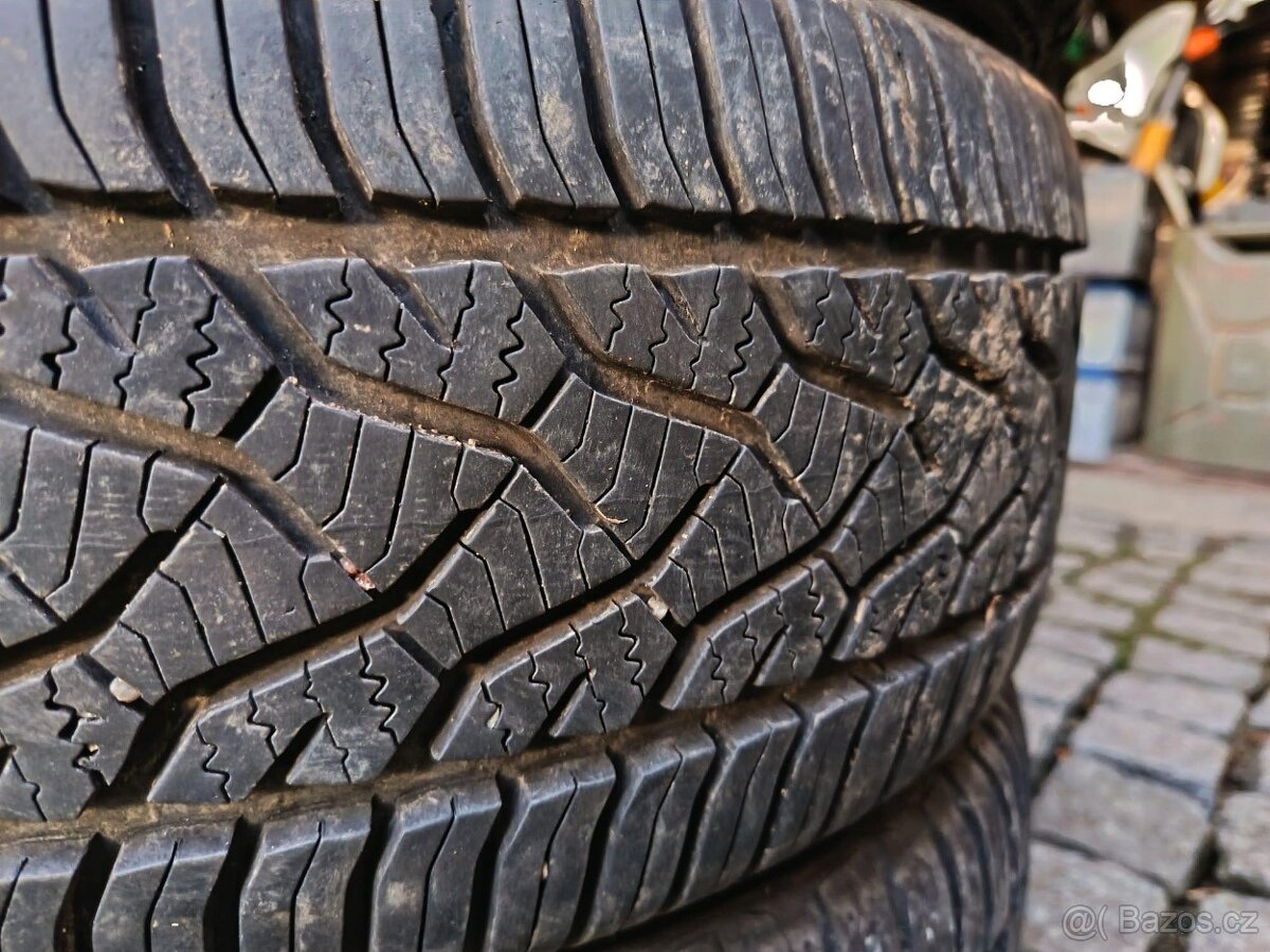 205/55 R16 celoroční sada Barum 7mm - 4