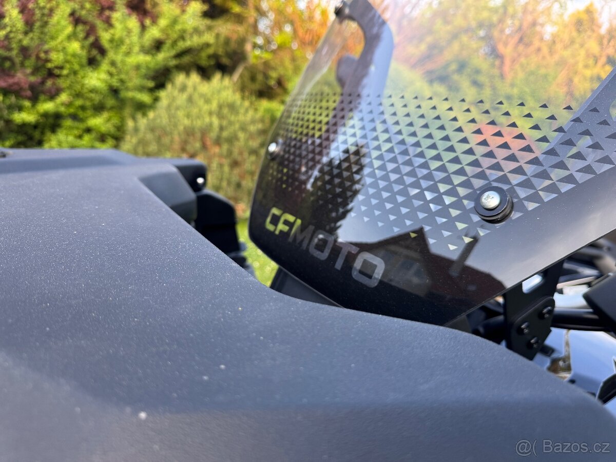 CFMOTO Gladiator X1000 G3 Premium T3b-černá 100km nájezd
