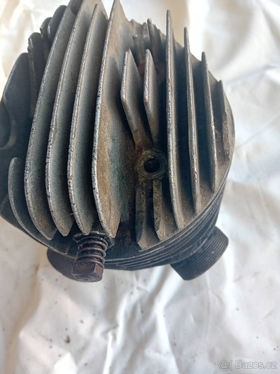 Prodám díly motoru na jawu 175 speciál - 4