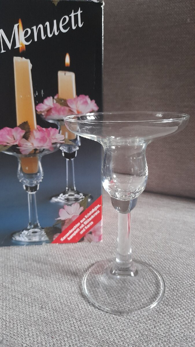 Skleněný svícen, svíčka, ozdobné věnečky - 4