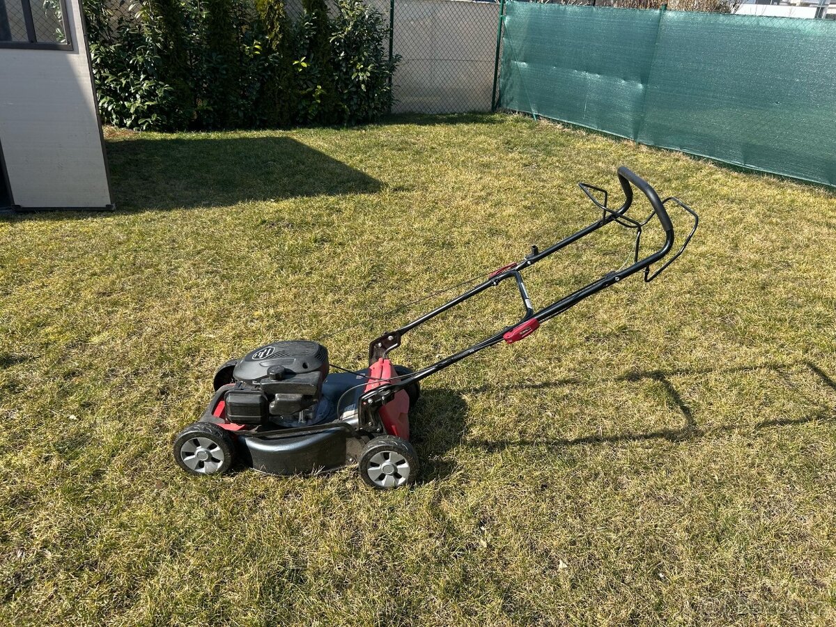 Zahradní sekačka Mountfield MTF SP 46 - 4