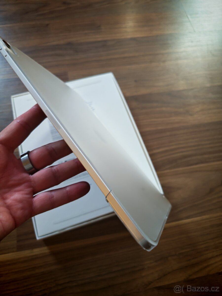 iPad Air 13 WiFi 128 GB - TOP STAV V ZARUCE - 4