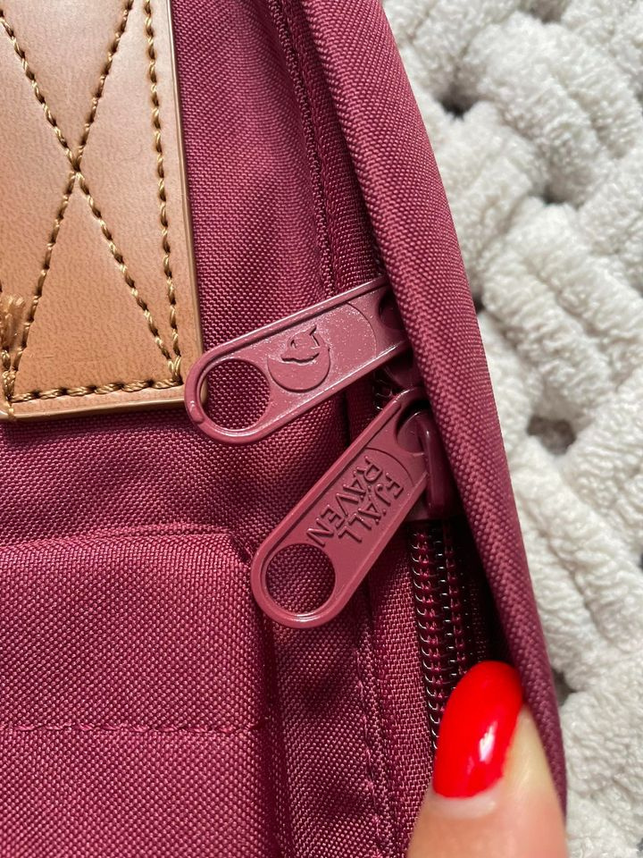 Nový batoh Fjällräven Kanken 7L vínový s hnědými prvky - 4