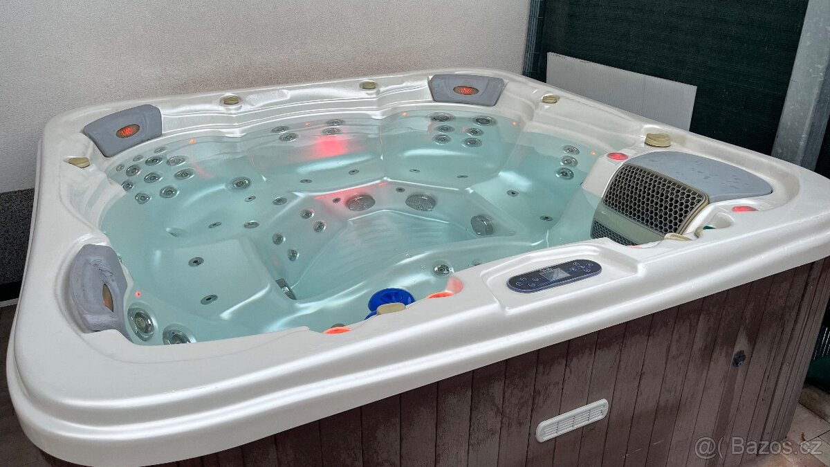 Prodám vířivku Kilimanjaro Deluxe Pearl White pro 6 osob - 4