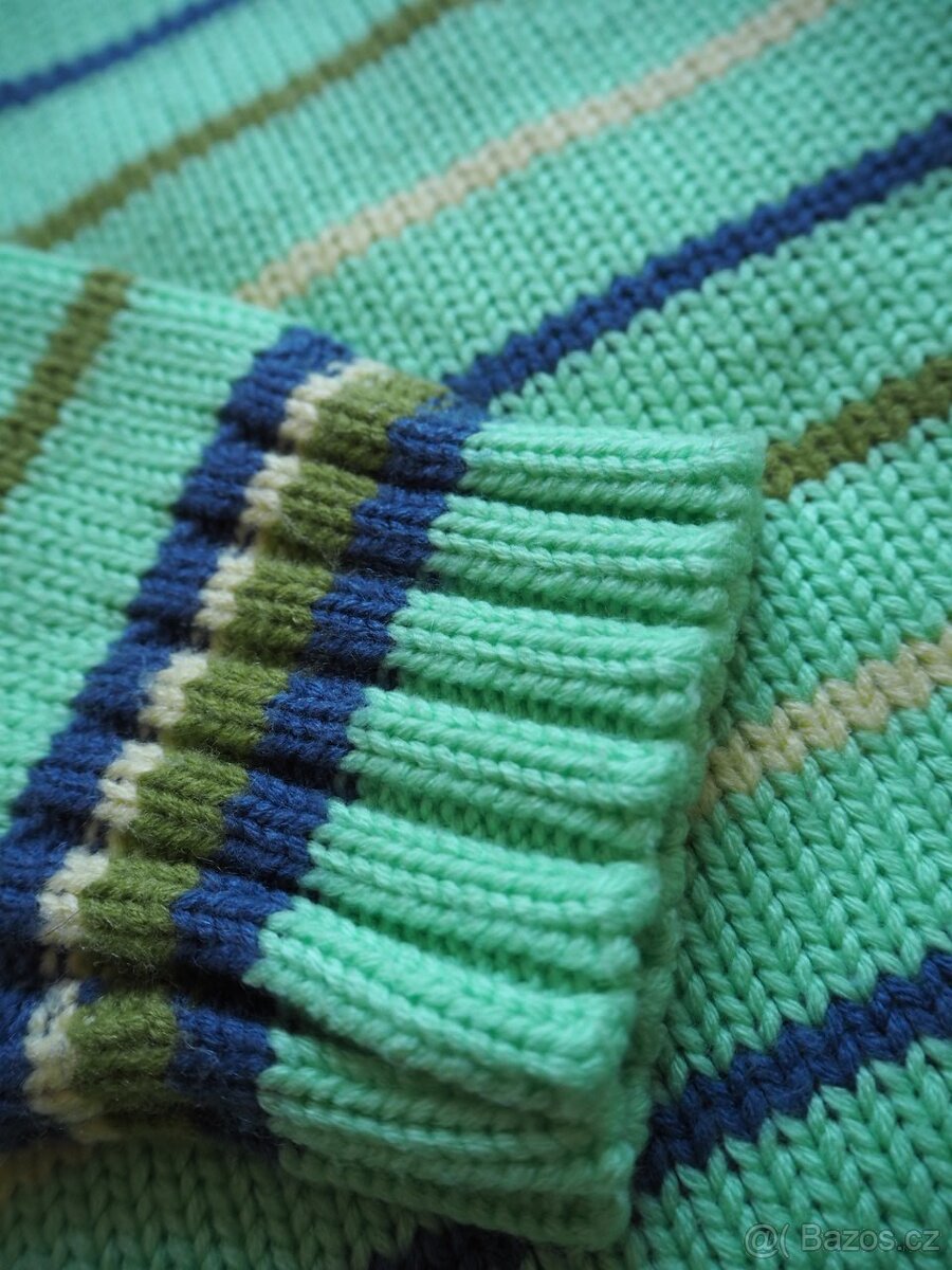 Dámský pletený svetr s rolákem - 4