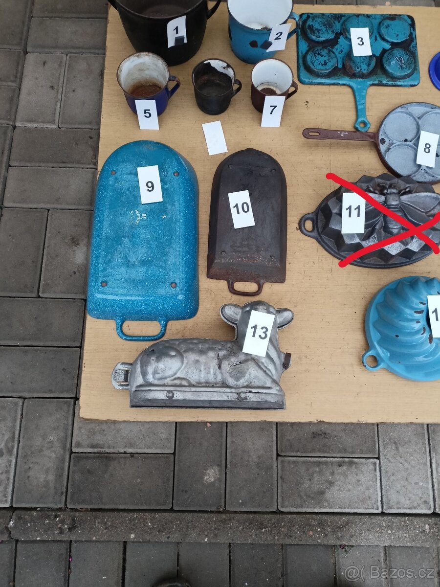Litinový pekáč,litinová bábovkal,lívanečník. - 4