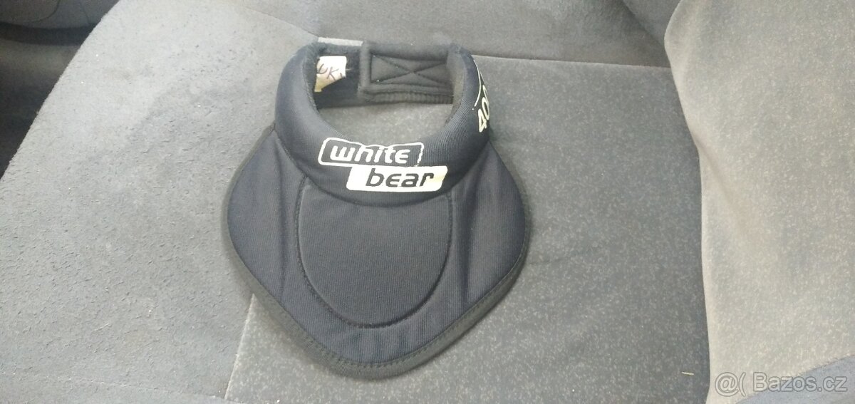 Brankářský nákrčník - 4