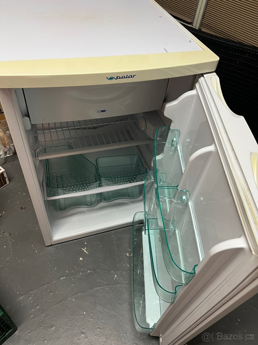 Lednička Polar s malým mrazákem - 4