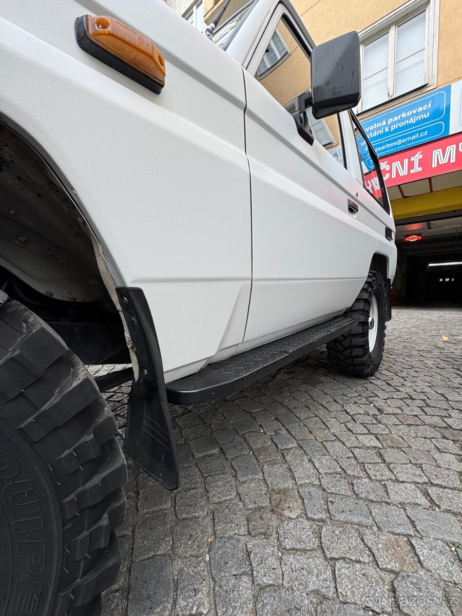 Toyota Land Cruiser LJ70 - 4