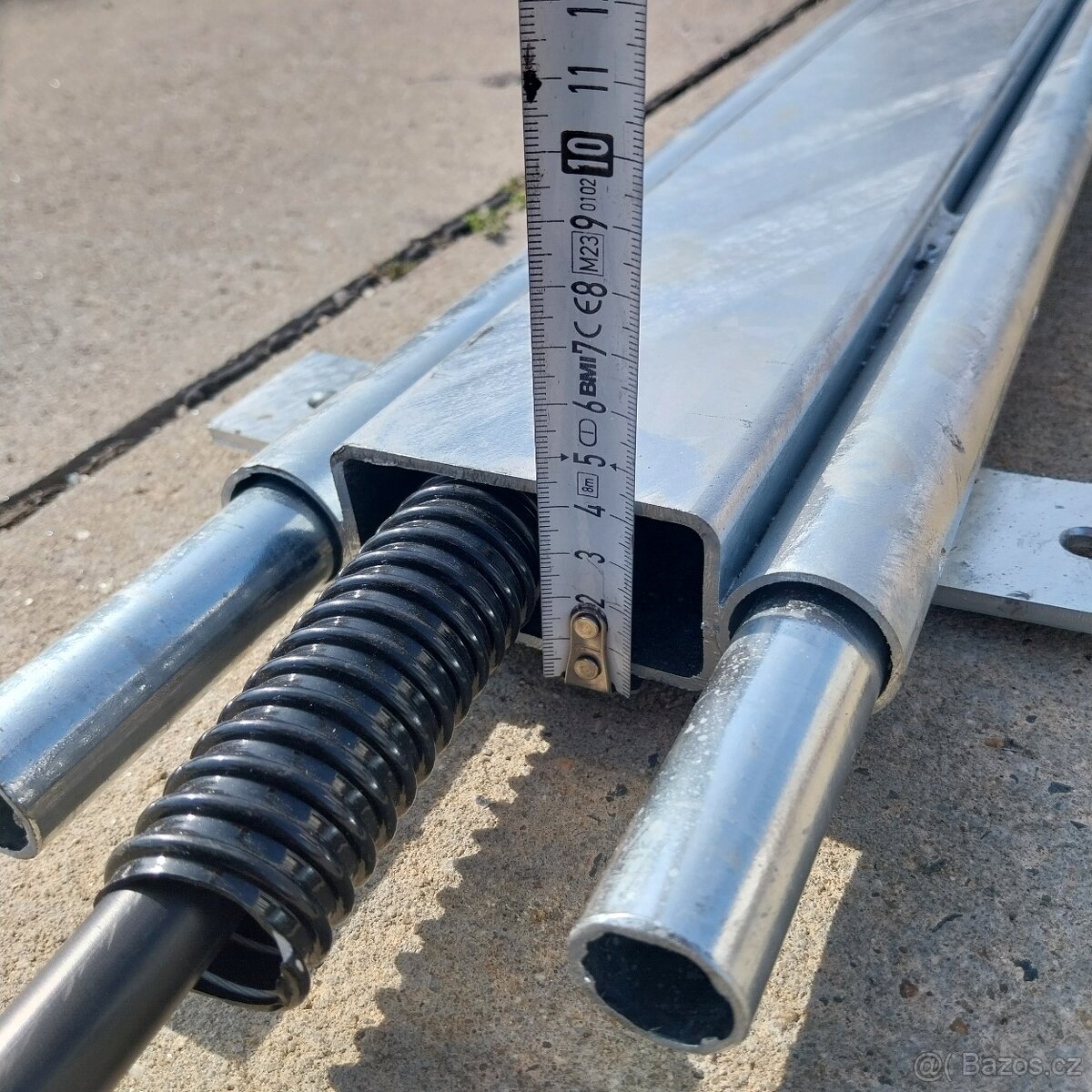 Kovová chránička kabelu - 4m - 4