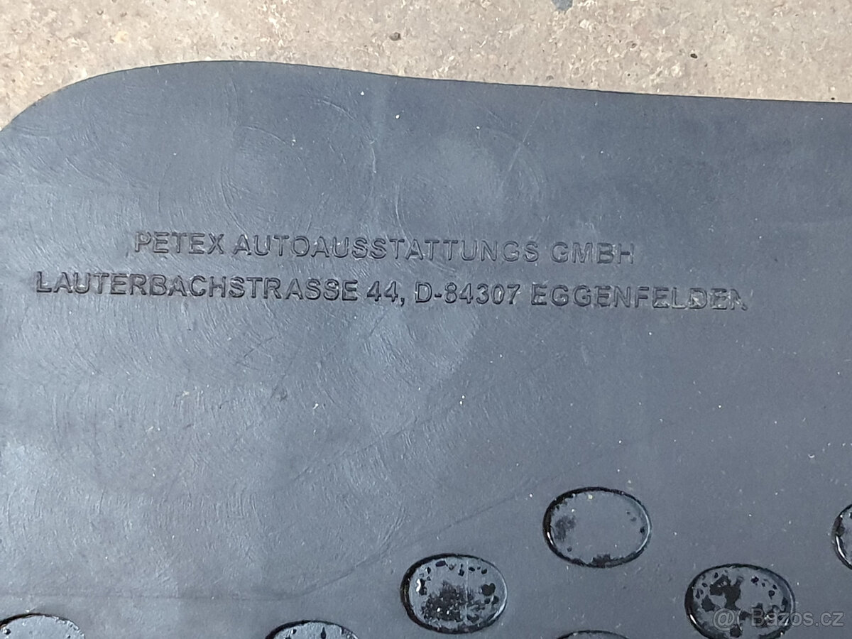 Prodám univerzální gumové koberce do auta - 4