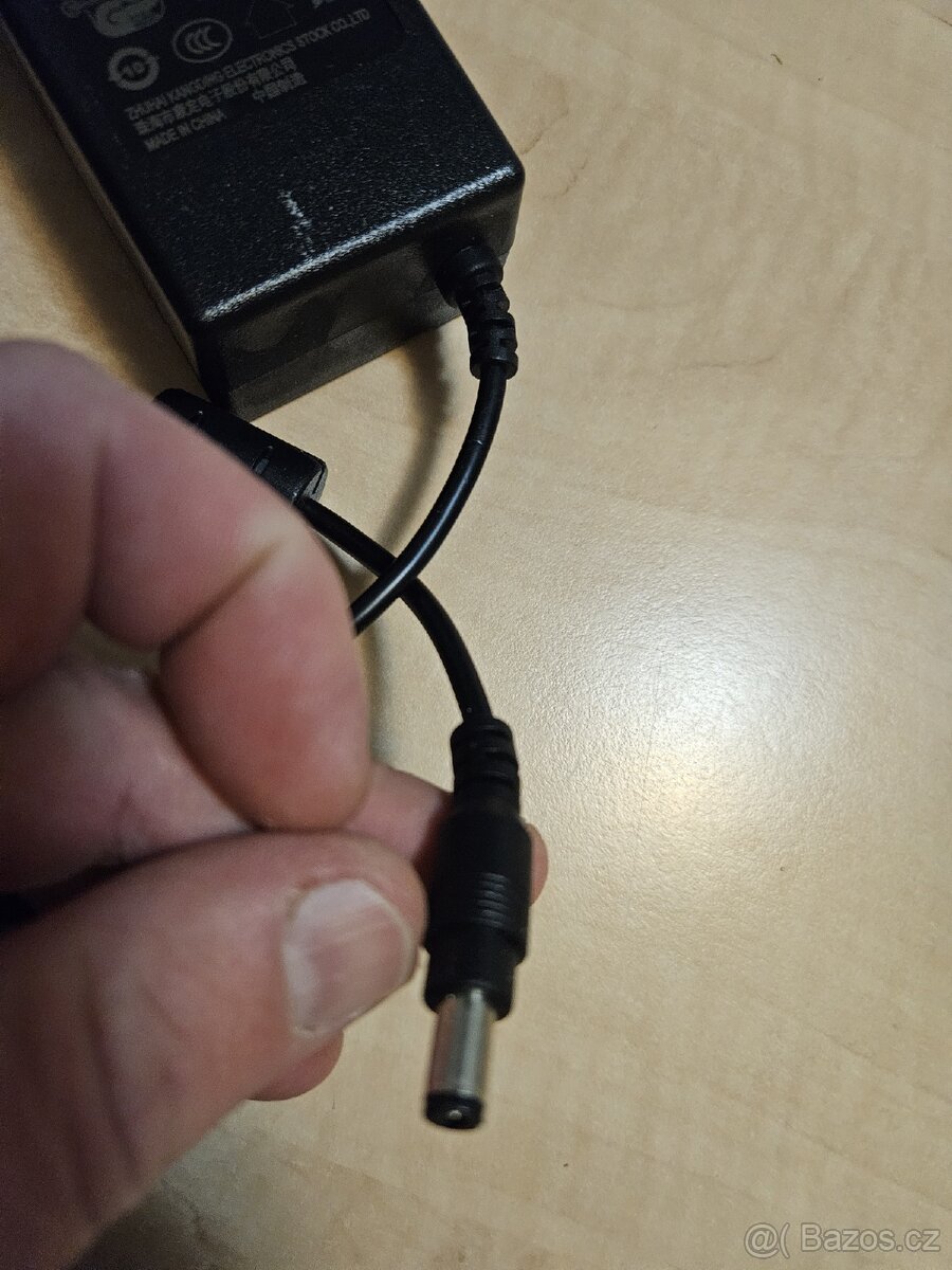 Zdroje 12v/4amp. - 4