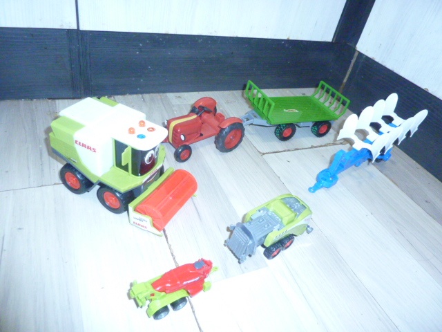 HRAČKY-TRAKTOR A ZEMĚDĚL.STROJE,JEŘÁB,POLICEJ.AUTO,KAMIONY A - 4