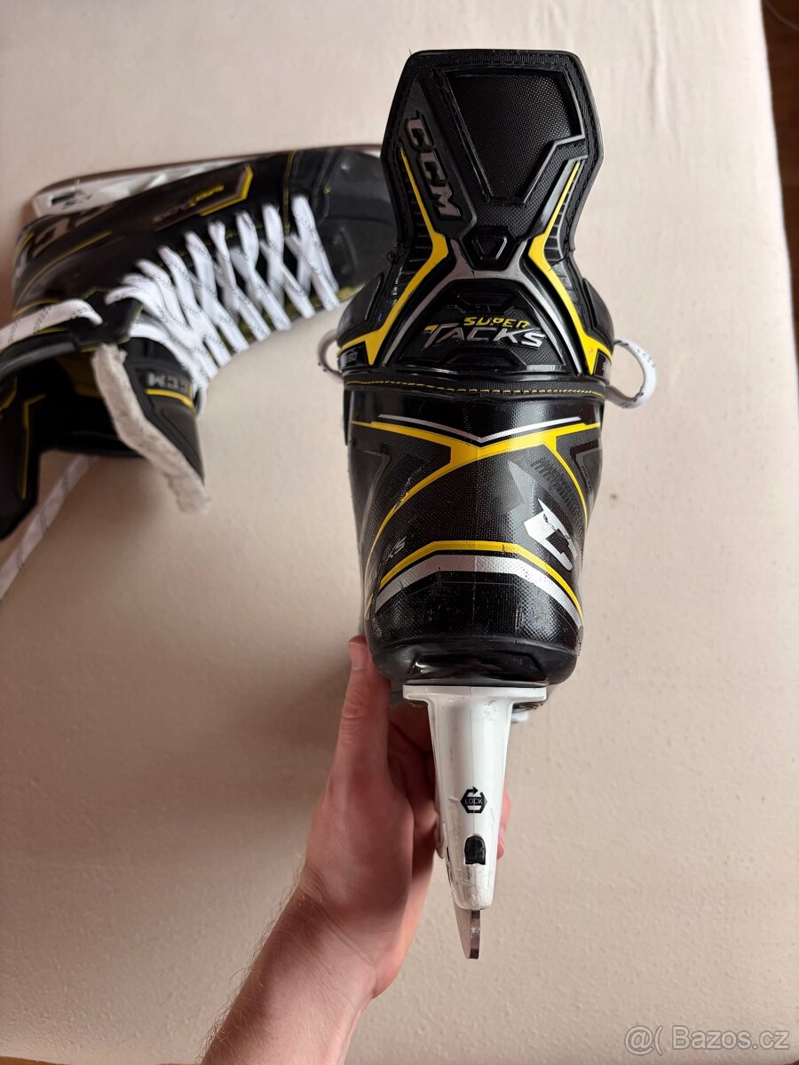 Brusle CCM Super Tacks 9380 SR - 8,5 - 4