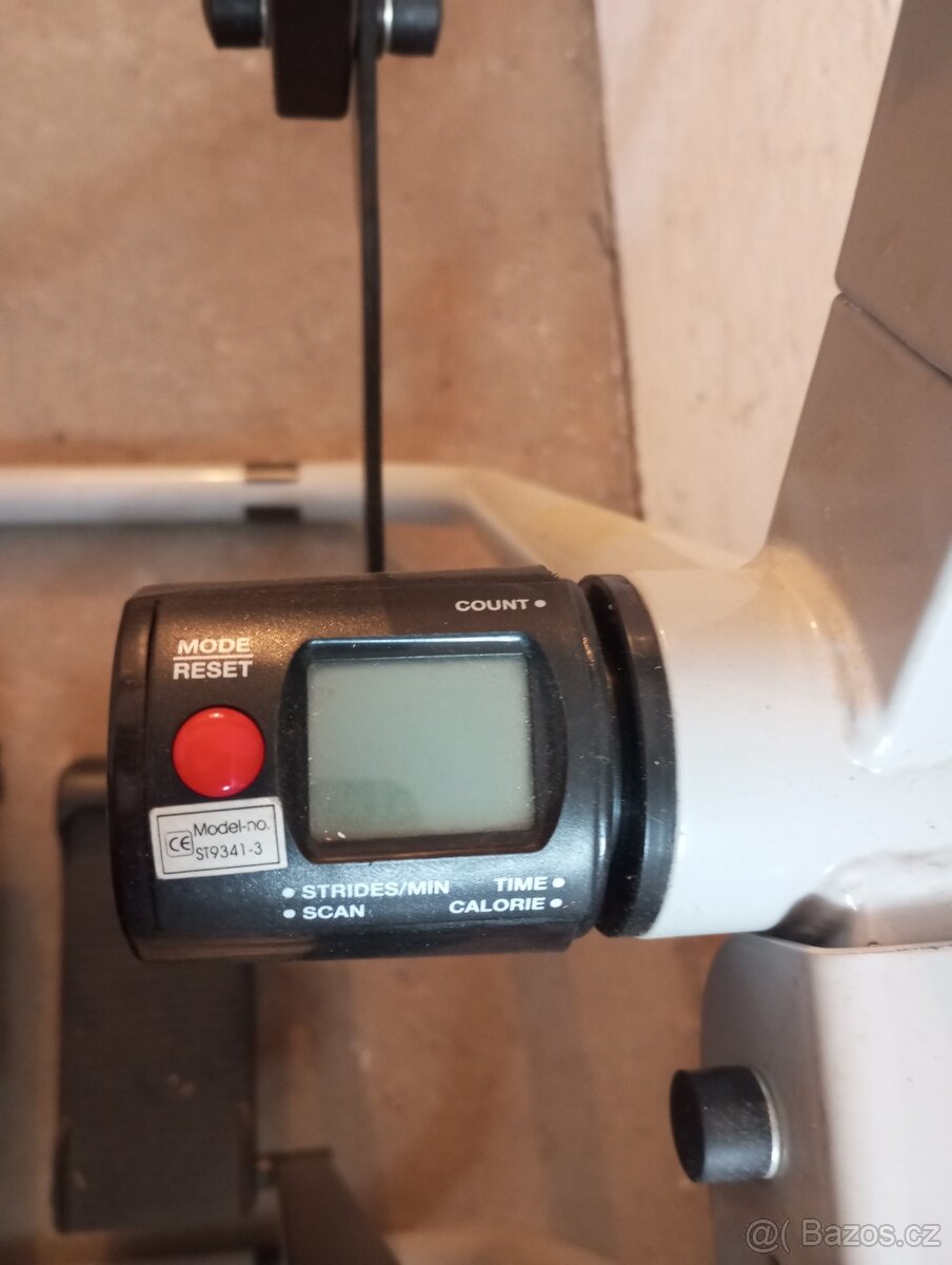 Stroj na cvičení/zpevnění svalstva - 4