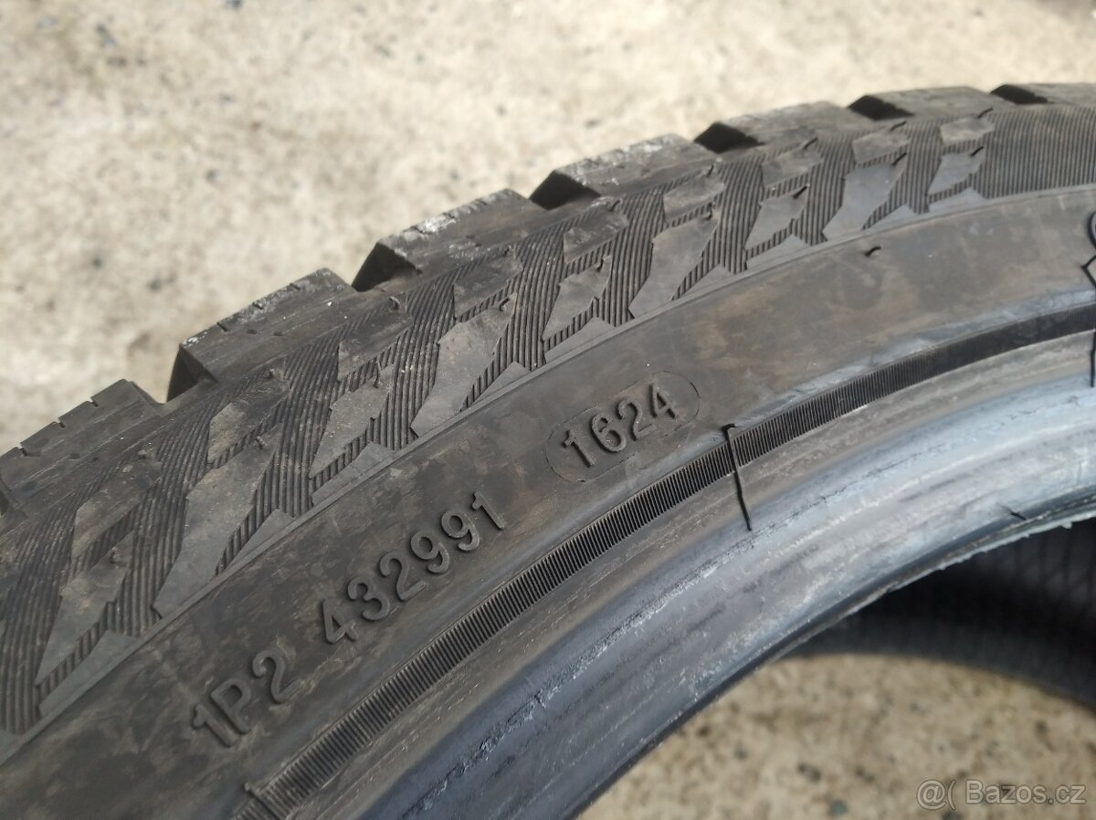 Prodám zánovní zimní pneu Nokian 255/40 R20 - 4