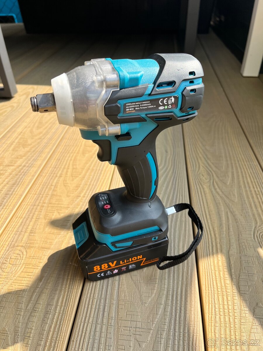 AKU rázový utahovák - 4