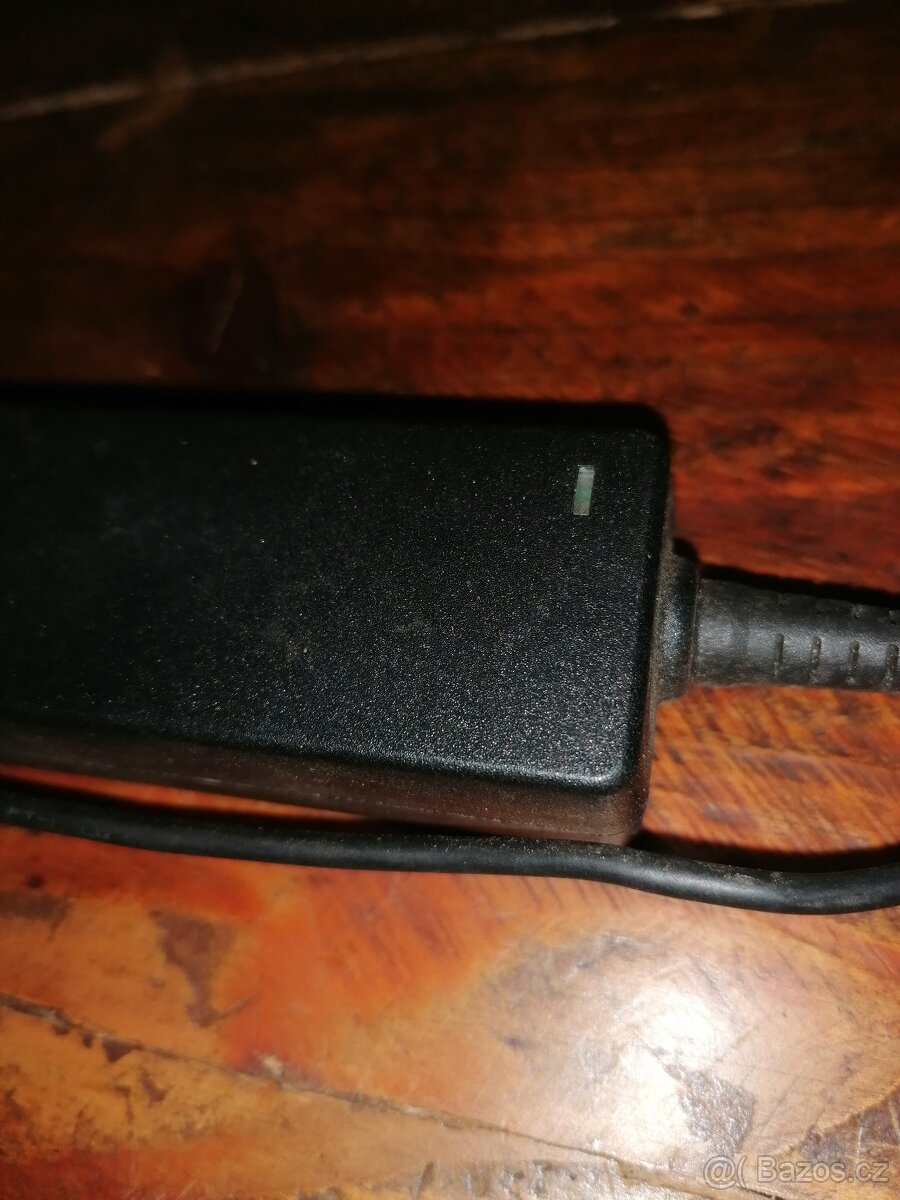 Měnič - adapter Asus - 4