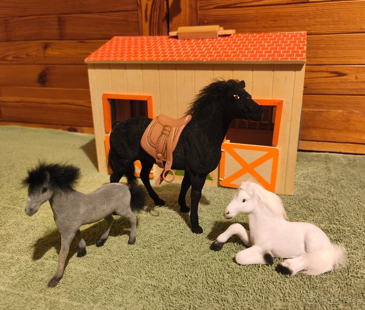 Dřevěná stáj Woody - kufřík - 4