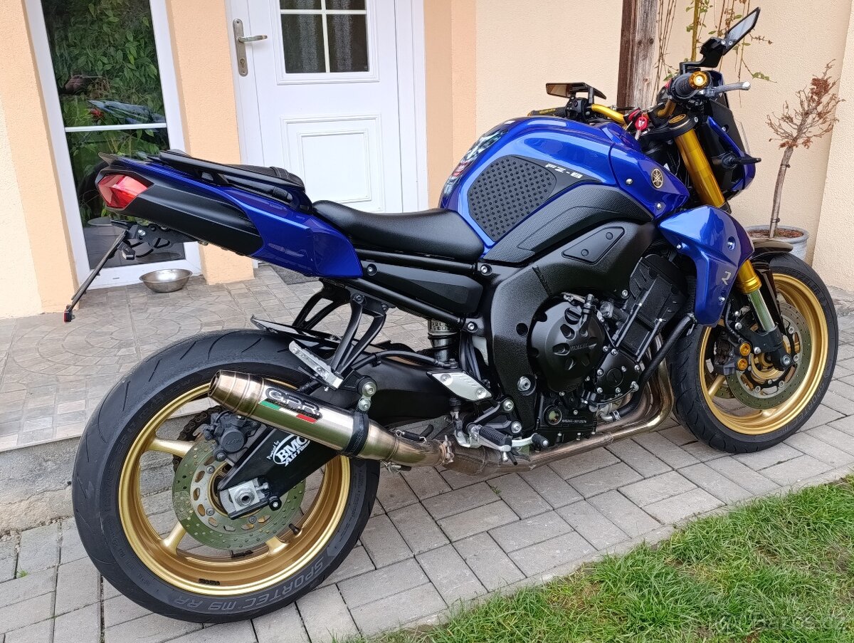 Yamaha FZ8 - 4