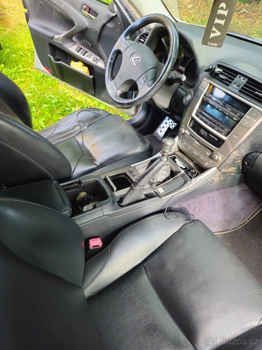 Lexus 220d - 4