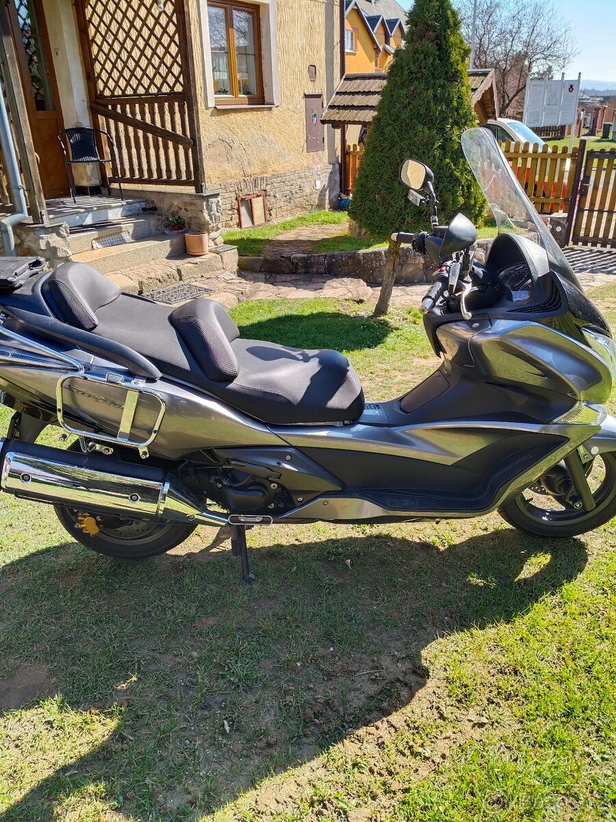 Honda Silver Wing 600 - 4