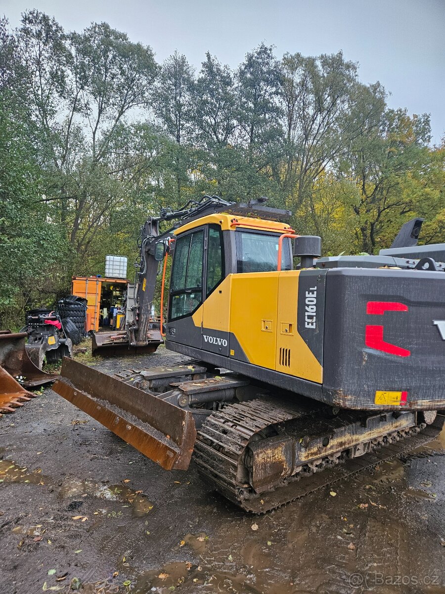 Pásový bagr Volvo EC160e - 4