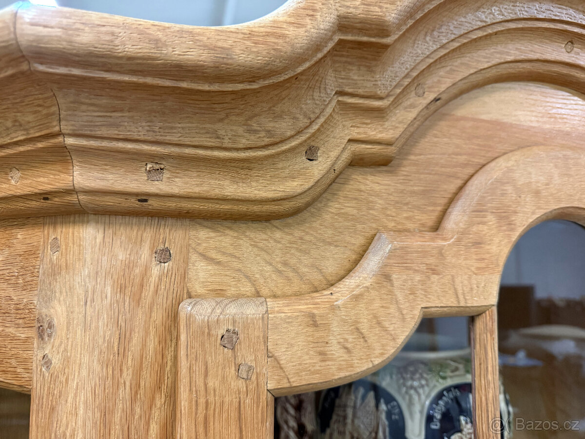 Rohová dubová prosklená vitrina- komplet masív - 4