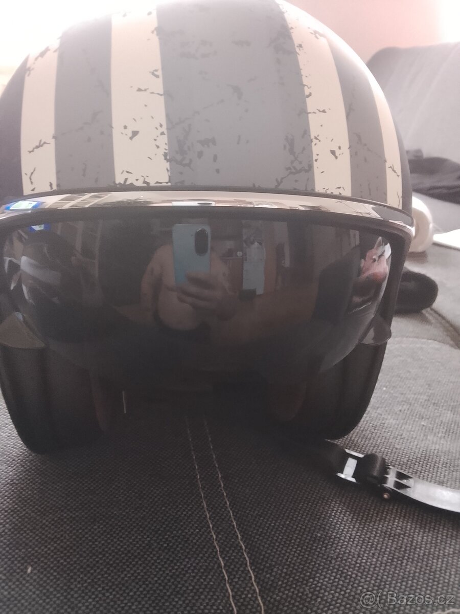 Prodám dvě úplně nové helmy a rukavice - 4