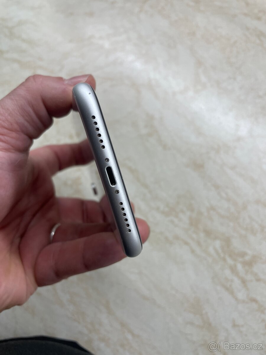 iPhone XR krásný - 4