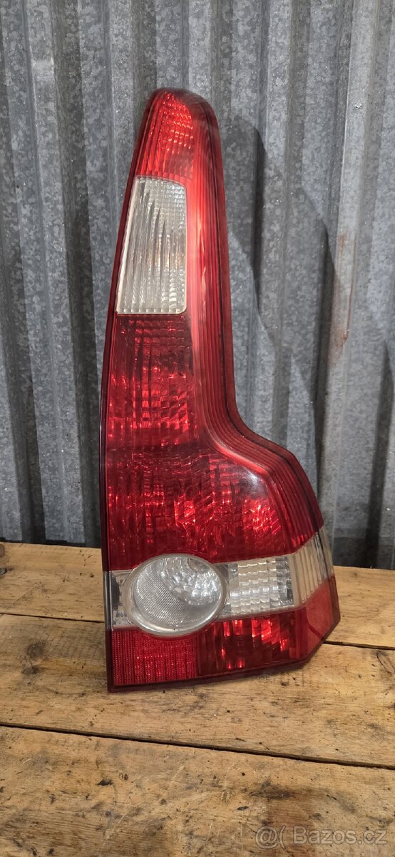 Volvo V50, přední nárazník, stříbrný - 4