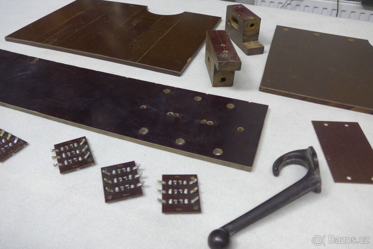 Desky Panely Věšak....z Tvrdeho Bakelitu - 4