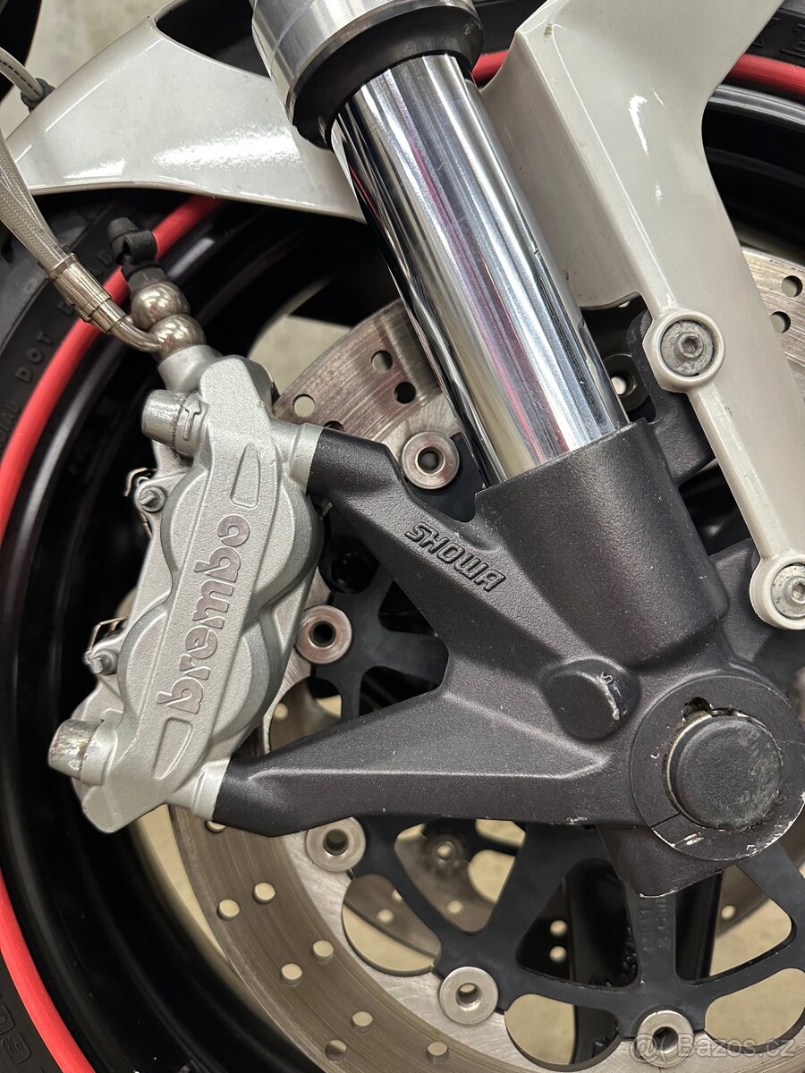 DUCATI Monster 696 - 4