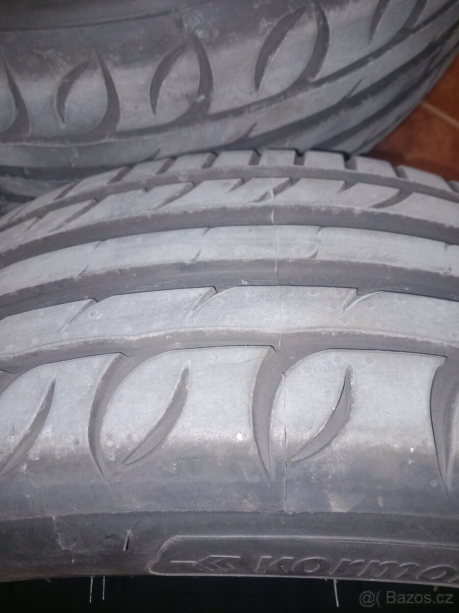 Pneu - 215/55 R17 - 4