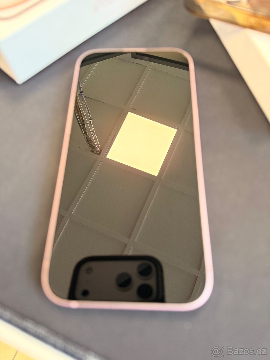 iPhone 15 128GB Růžový - 4