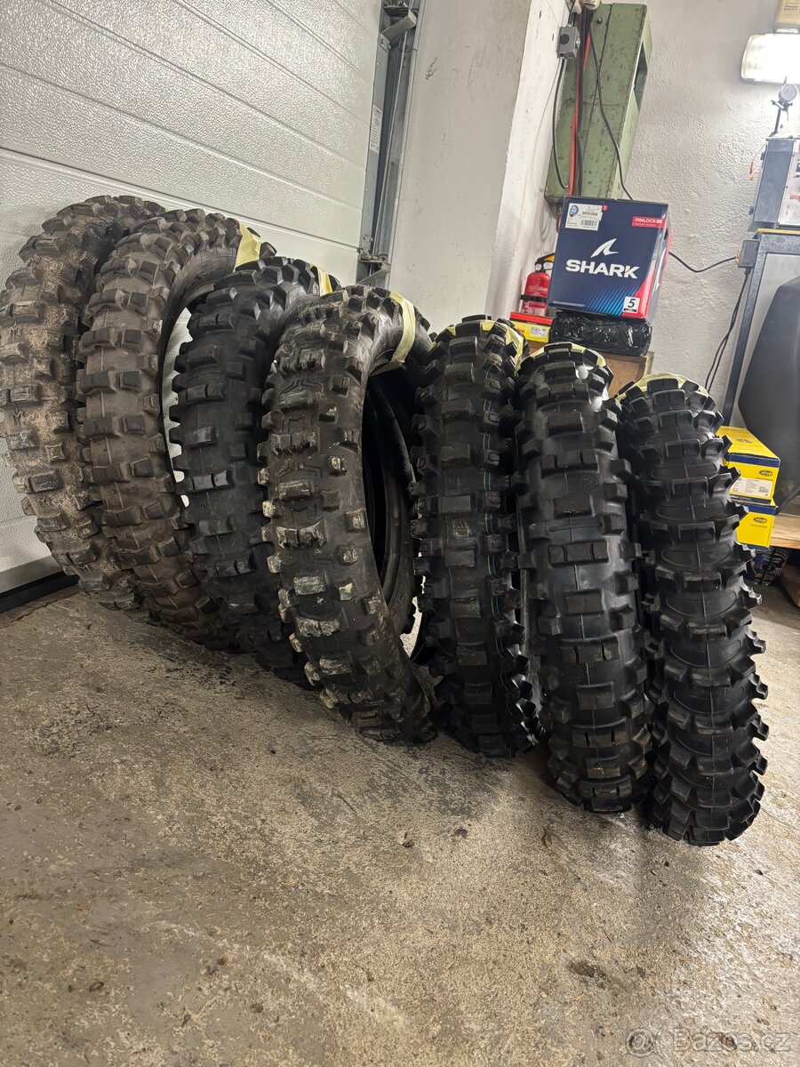 Enduro, Cross pneu - 4