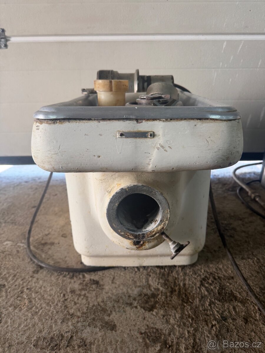 Řeznický mlýnek na maso, Vlček - 4