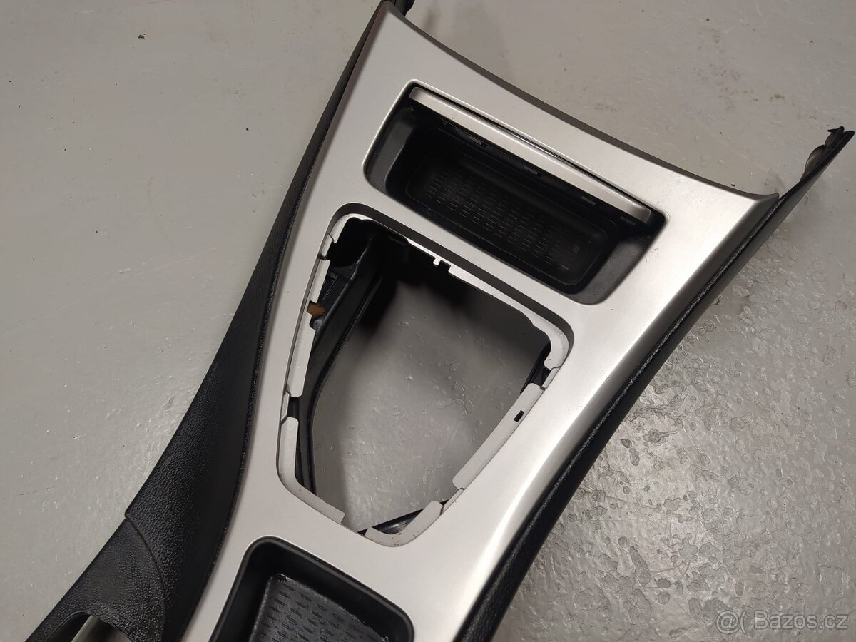 BMW E90 - Středový panel s loketkou - 4