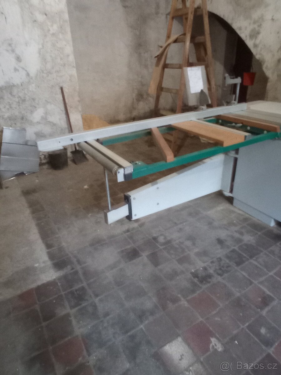 FORMÁTOVACÍ PILA S ODSÁVÁNÍM - 4