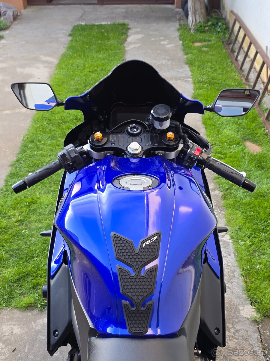 Yamaha R7 - 4