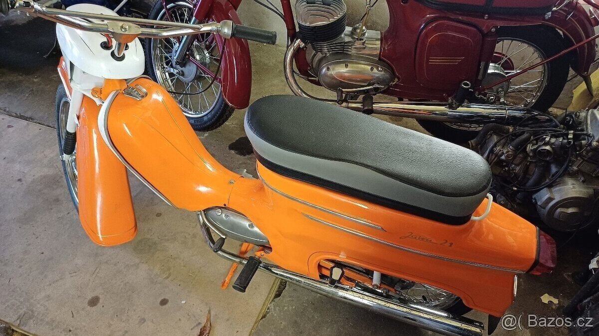 PRODÁM DĚDOVOU SBÍRKU MOTOREK - 4