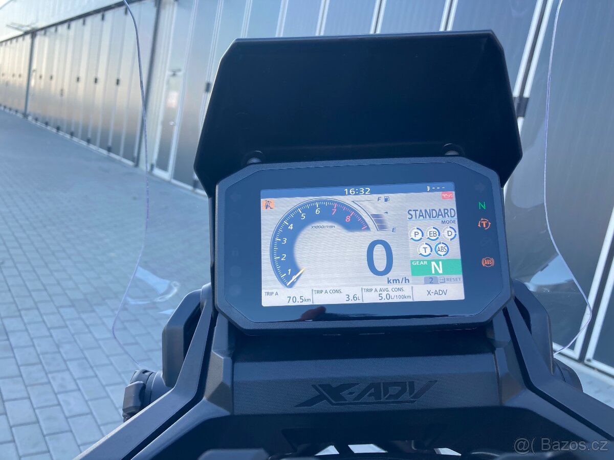 Honda x-adv 750 - 4