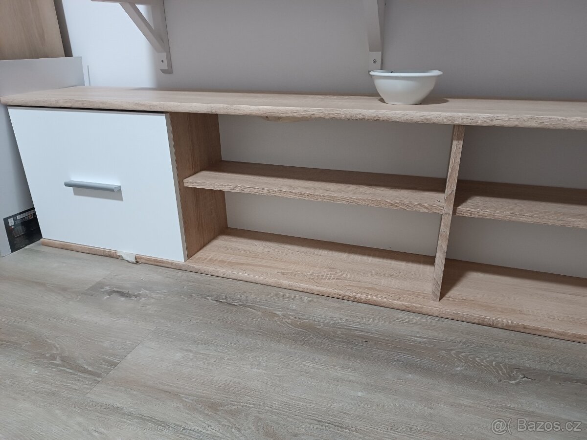 Postel 90/200 +matrace+police - 4