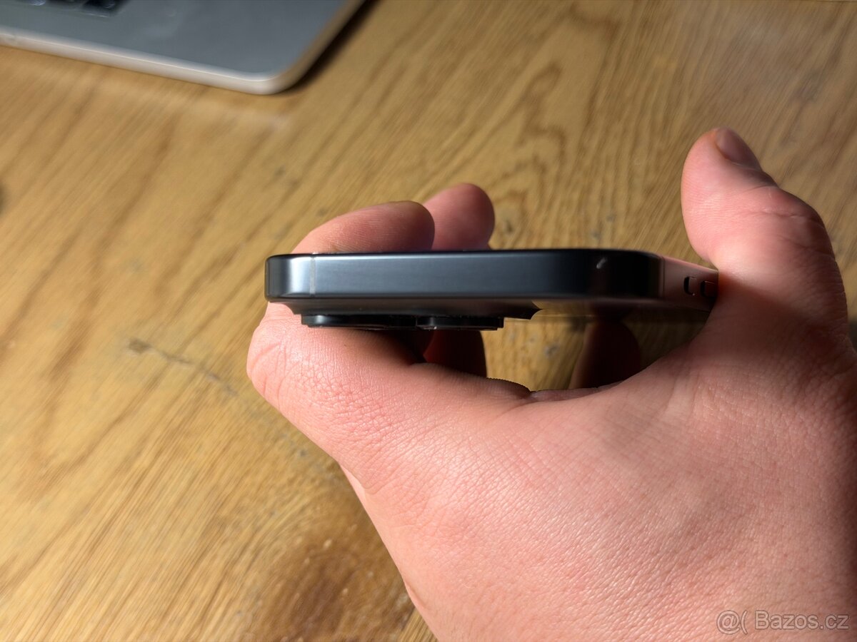 Prodám IPhone 16 pro 256gb - 4