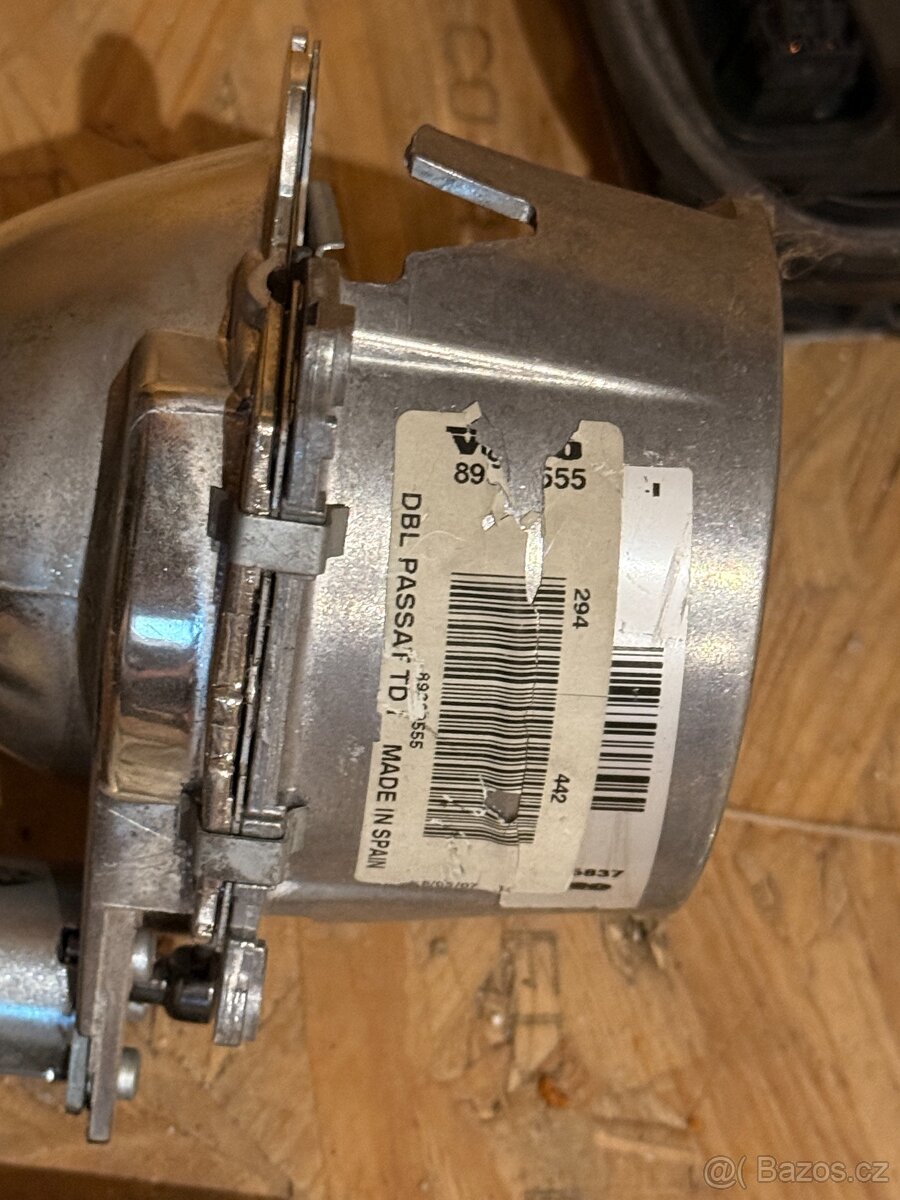 Volkswagen Passat B6 Xenonová světla - 4