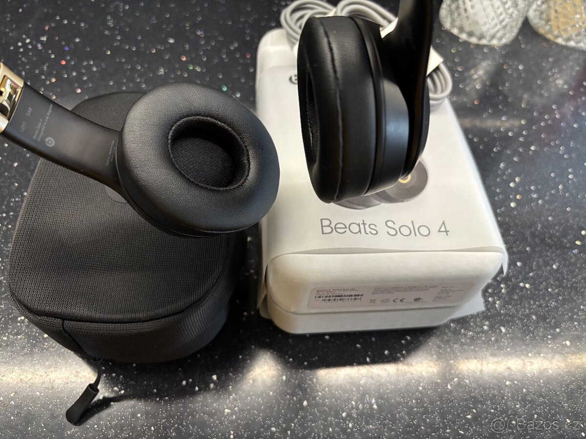 Sluchátka Apple Beats Solo 4 Wireless Gold / Black - 4